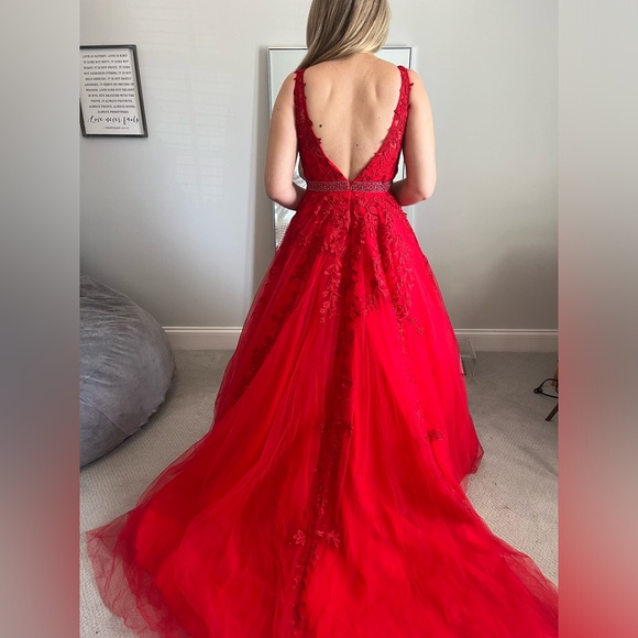 Amarra pageant dress size 6 Worn once but taken up in the waist so more like a 4 - Picture 2 of 3